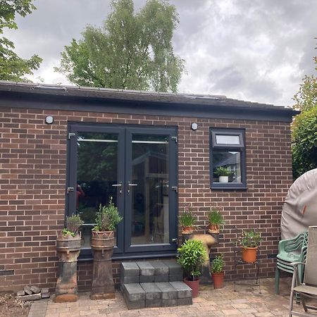 Beautiful Detached Private Annex In Great Location Appartement Manchester Buitenkant foto