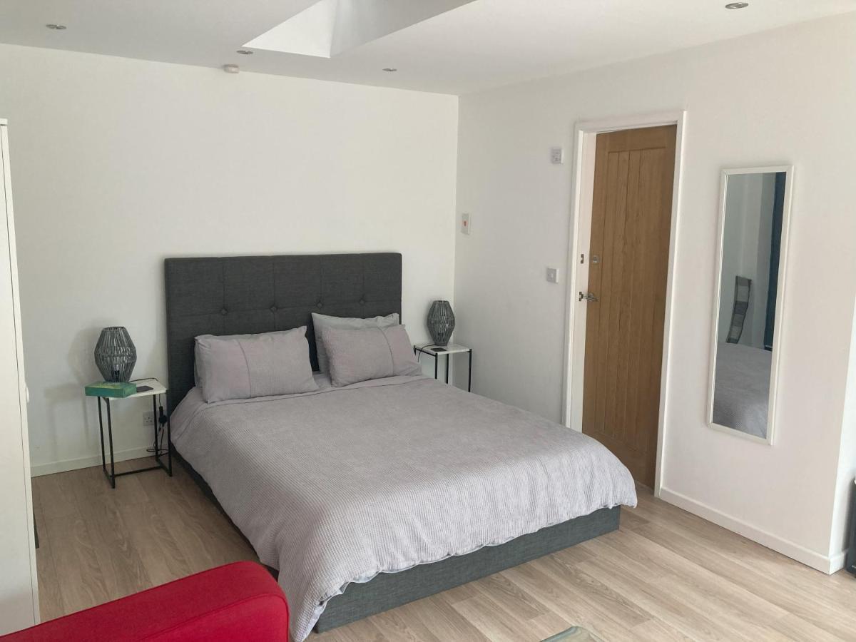 Beautiful Detached Private Annex In Great Location Appartement Manchester Buitenkant foto