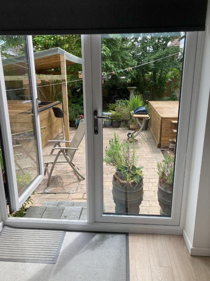 Beautiful Detached Private Annex In Great Location Appartement Manchester Buitenkant foto